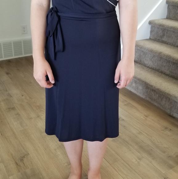 Dress - Picture 4 of 8